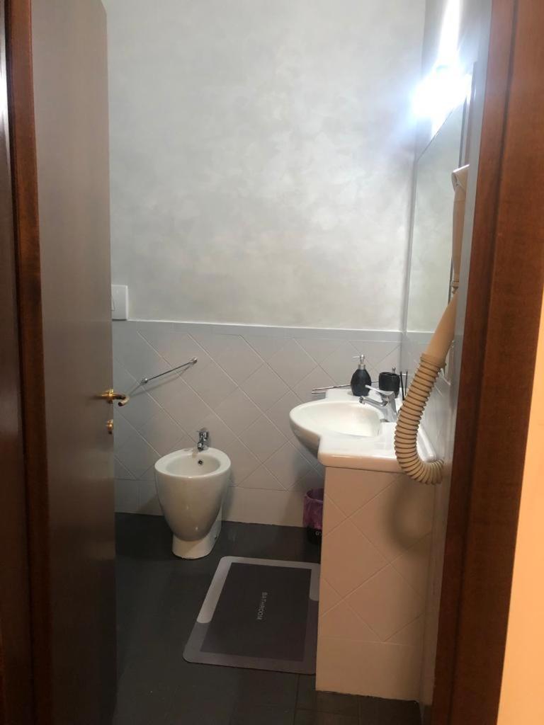 Alma Rooms Appia Рим Екстер'єр фото